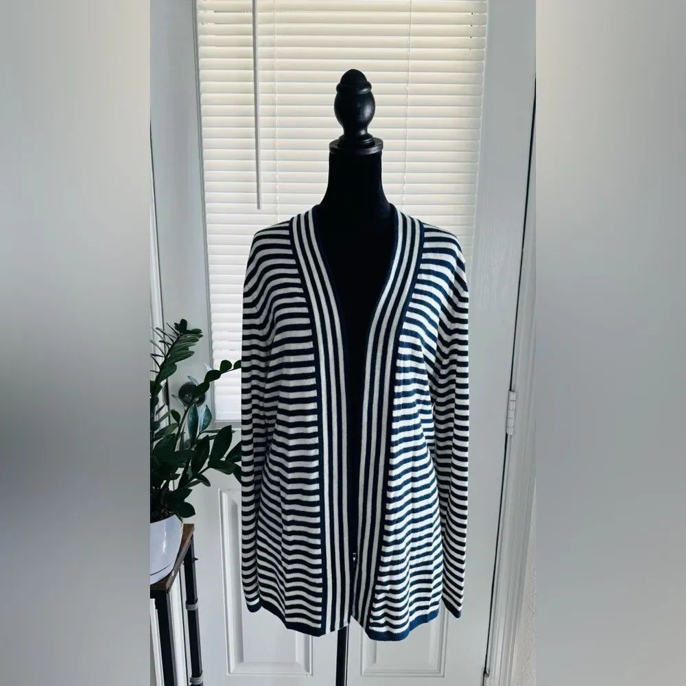 Women's nautical-style cardigan with open front Talbots, size M Blue striped